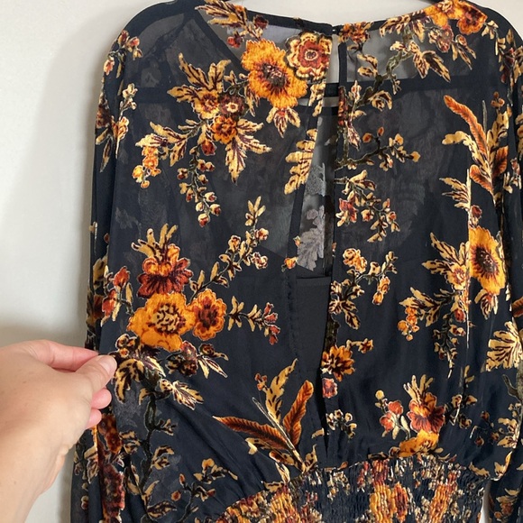 ASTR The Label Nora Floral Top - Picture 4 of 5